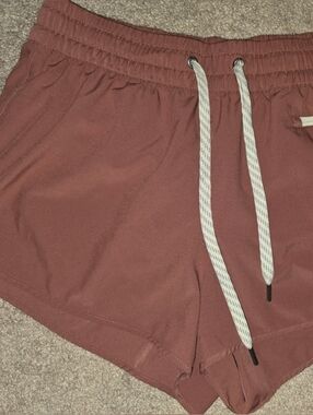 Vuori Clementine Shorts 2.0 Rose Size Small